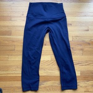 Lulu Lemon Align crops. NEVER WORN sz 4